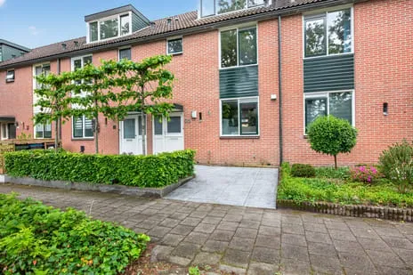 Tussenwoning te koop: Frambozenlaan 68, Zevenhuizen Apeldoorn