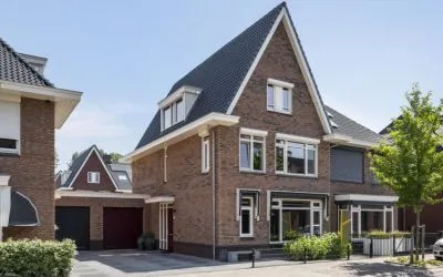 Tussenwoning te koop: Francijntje de Kadtlaan 35, Vaart Zuid Vlaardingen