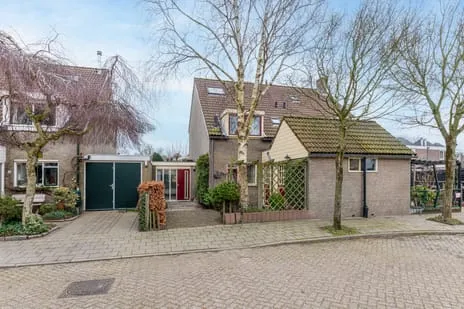 Tussenwoning te koop: Franciscanessenstraat 16, Haarlemmerliede Haarlemmerliede