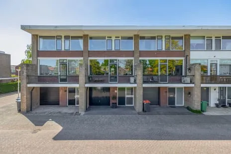 Tussenwoning te koop: Frank van Borselenstraat 37, Rugge Brielle