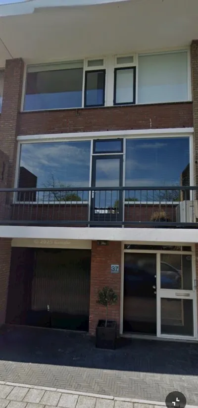 Tussenwoning te koop: Frank van Borselenstraat 37, Rugge Brielle