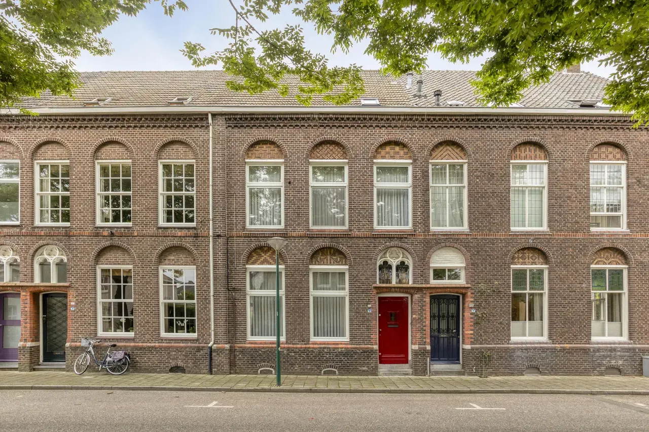Tussenwoning te koop: Frans Douvenstraat 29, Roermond