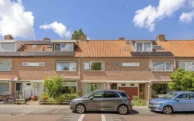 Terraced house for sale: Frans Halsplantsoen 219, Vlietwijk Voorschoten