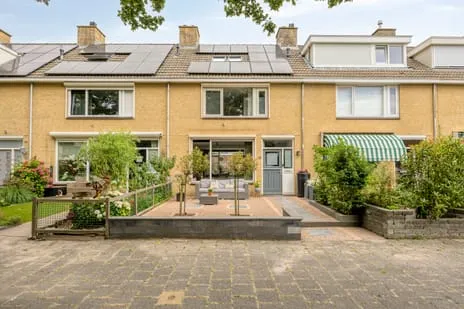 Terraced house for sale: Frans Halsstraat 29, Schildersbuurt Lisse