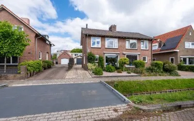 Twee-onder-één-kap te koop: Frans van Mierisstraat 66, Orden Apeldoorn