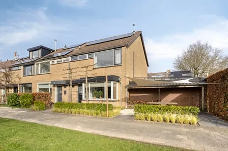Tussenwoning te koop: Frans Halsstraat 82, De Wheem Voorthuizen