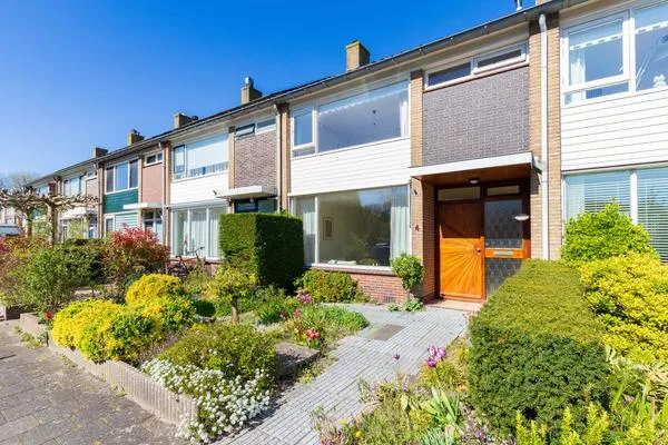 Tussenwoning te koop: Frans Mentonstraat 4, Alkmaar