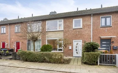 Tussenwoning te koop: Frans Molstraat 16, De Kruiskamp 'S-Hertogenbosch