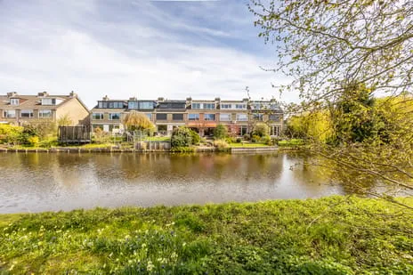 Tussenwoning te koop: Franz Lehárlaan 29, Schouwbroekerpolder Heemstede
