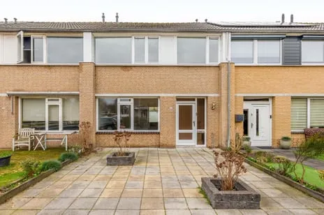 Tussenwoning te koop: Franz Lehárpark 21, Zanddonk Waalwijk