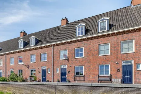 Tussenwoning te koop: Frederik Hendrik wal 83, Geertruidenberg-Kom Geertruidenberg