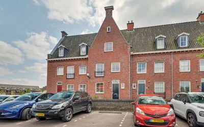 Tussenwoning te koop: Frederik Hendrik wal 91, Geertruidenberg-Kom Geertruidenberg