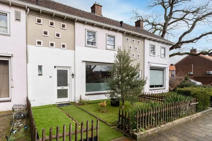 Tussenwoning te koop: Frederik Hendrikpark 58, Staatsliedenbuurt Kaatsheuvel