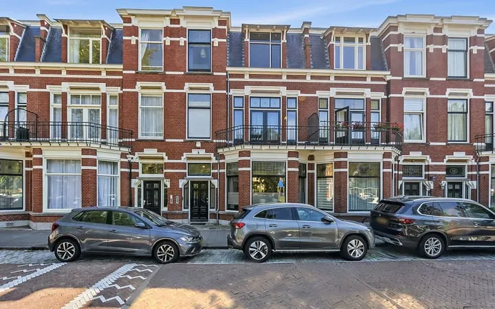 Tussenwoning te koop: Frederik Hendrikplein 47, Statenkwartier 'S-Gravenhage