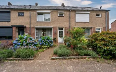 Tussenwoning te koop: Frederik Hendrikstraat 23, Annakamp-Oost Venlo
