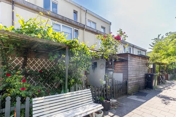 Tussenwoning te koop: Frederik van Dorpstraat 11, Ruys de Beerenbrouckbuurt Amsterdam