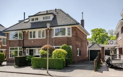 Twee-onder-één-kap te koop: Frederik van Eedenplein 19, Zandvoortselaan en Berkenrode en omgeving Heemstede