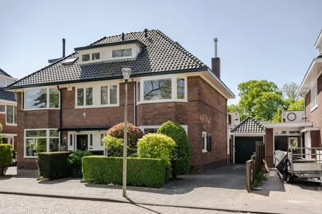 Twee-onder-één-kap te koop: Frederik van Eedenplein 19, Zandvoortselaan en Berkenrode en omgeving Heemstede