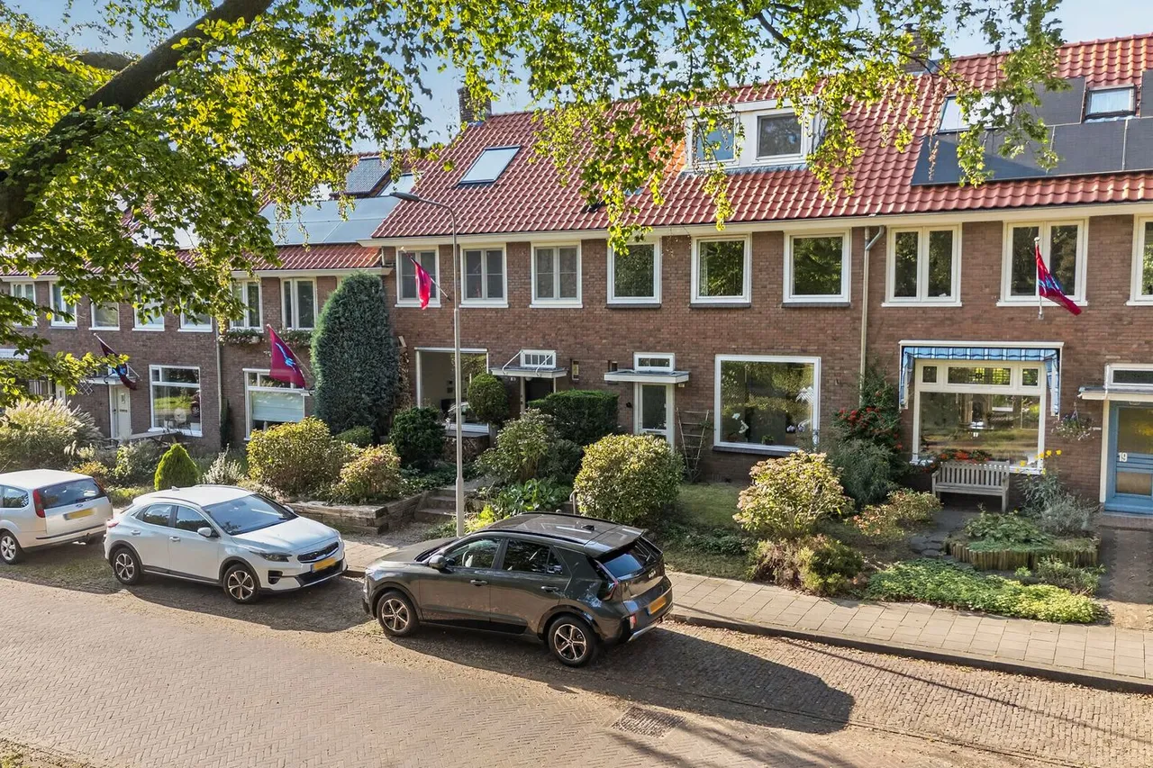 Tussenwoning te koop: Frederik van Eedenstraat 17, Arnhem