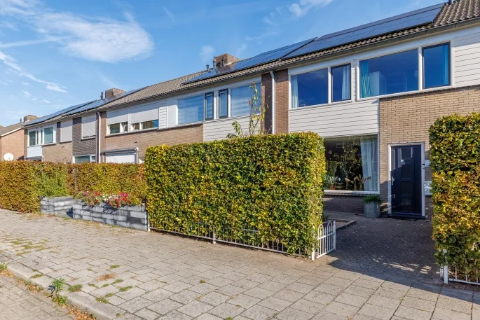 Tussenwoning te koop: Frederik van Eedenstraat 48, Oldenzaal