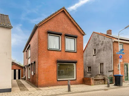 Vrijstaande woning te koop: Frederik Hendrikstraat 2, Kern Lamswaarde Lamswaarde