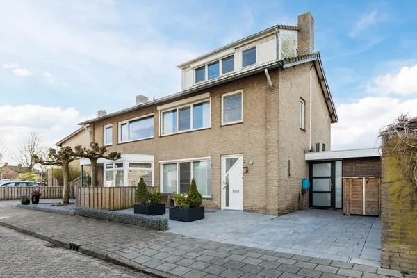 Twee-onder-één-kap te koop: Frederik Hendrikstraat 2, Zeelst Veldhoven