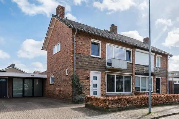 Tussenwoning te koop: Frederik Hendrikstraat 5, Veldhoven