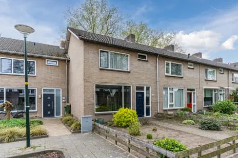 Tussenwoning te koop: Frederik van Eedenlaan 12, Bladel Wilhelminalaan Bladel