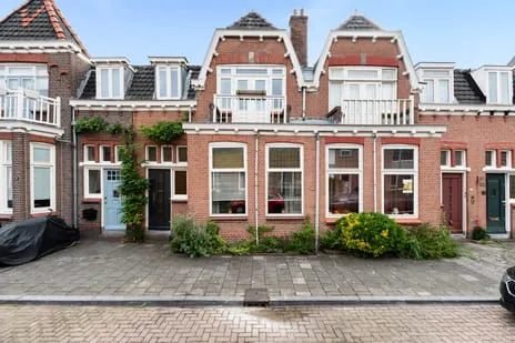 Tussenwoning te koop: Frederikstraat 14, Emmastraat en omgeving Dordrecht
