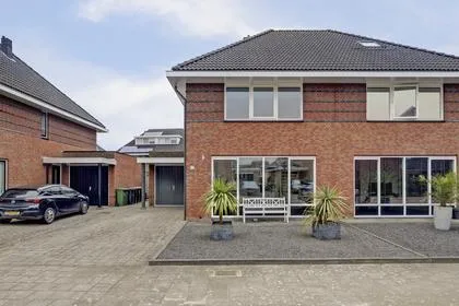 Twee-onder-één-kap te koop: Fregat 13, Kadijken Enkhuizen