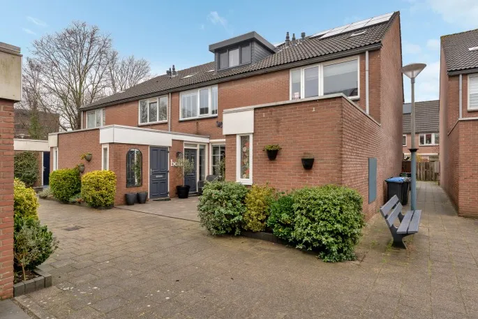 Tussenwoning te koop: Frenkelpad 16, Toneelspelersbuurt Schiedam