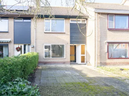 Tussenwoning te koop: Fresiahof 8, Nibbixwoud Centrum Nibbixwoud