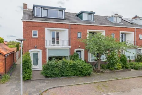Hoekwoning te koop: Fresiastraat 1, Bloemenbuurt Lisse