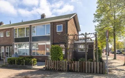 Hoekwoning te koop: Fresiastraat 2, Wormerveer West Wormerveer