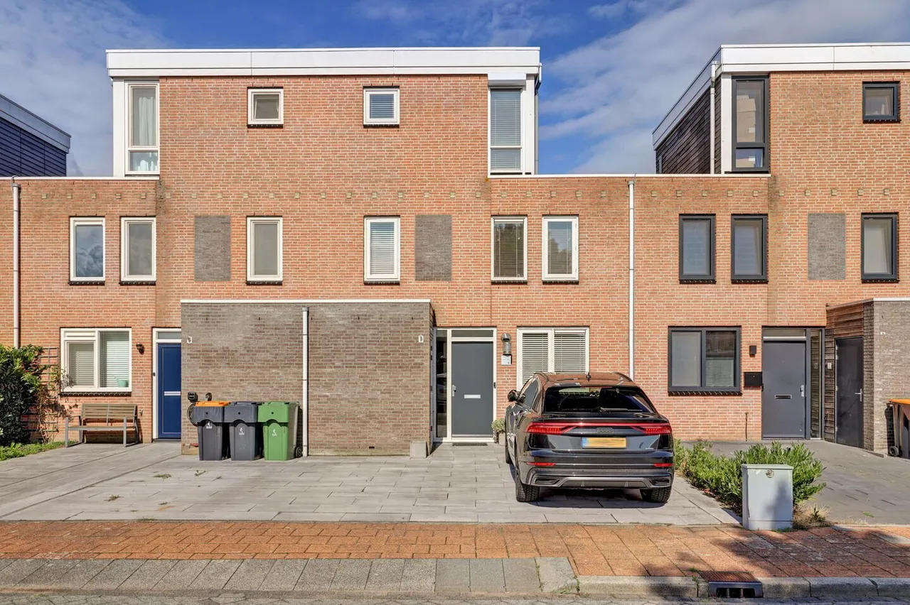 Tussenwoning te koop: Frida Katzland 11, Heerhugowaard