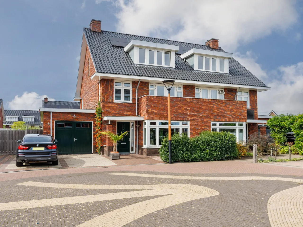 Twee-onder-één-kap te koop: Friese Golfjes 4, Oegstgeest