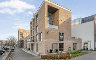 Tussenwoning te koop: Friesewal 41, Zwolle