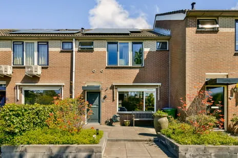 Tussenwoning te koop: Frieslandlaan 10, Hoevenbuurt Vlaardingen