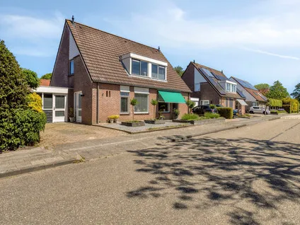 Twee-onder-één-kap te koop: Friezenburg 41, Bolsward-Noordoost Bolsward