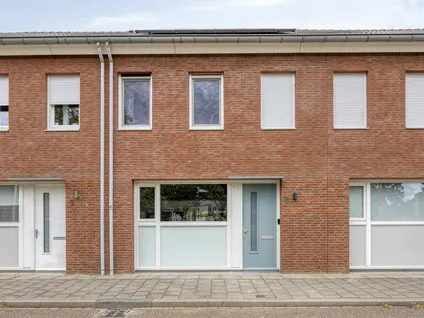 Tussenwoning te koop: Friezenplein 8, Wittevrouwenveld Maastricht