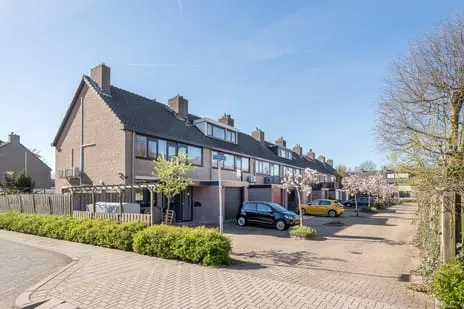 Tussenwoning te koop: Friezenrade 4, Dorrestein-Zuid Nieuwerkerk Aan Den Ijssel