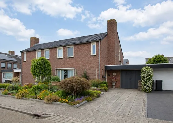 Tussenwoning te koop: Frisostraat 17, Kern Grathem Grathem