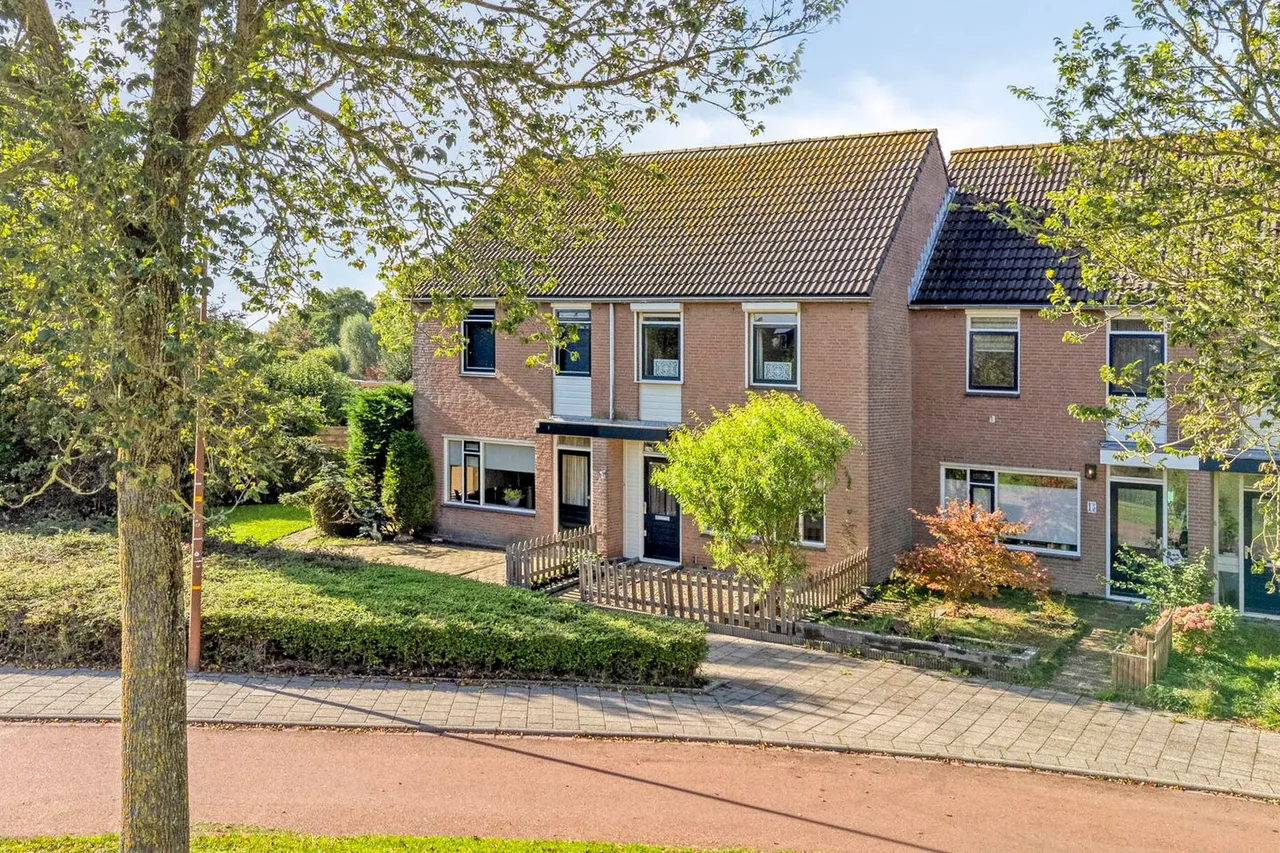 Tussenwoning te koop: Frits Bongenaarstraat 17, Schagen