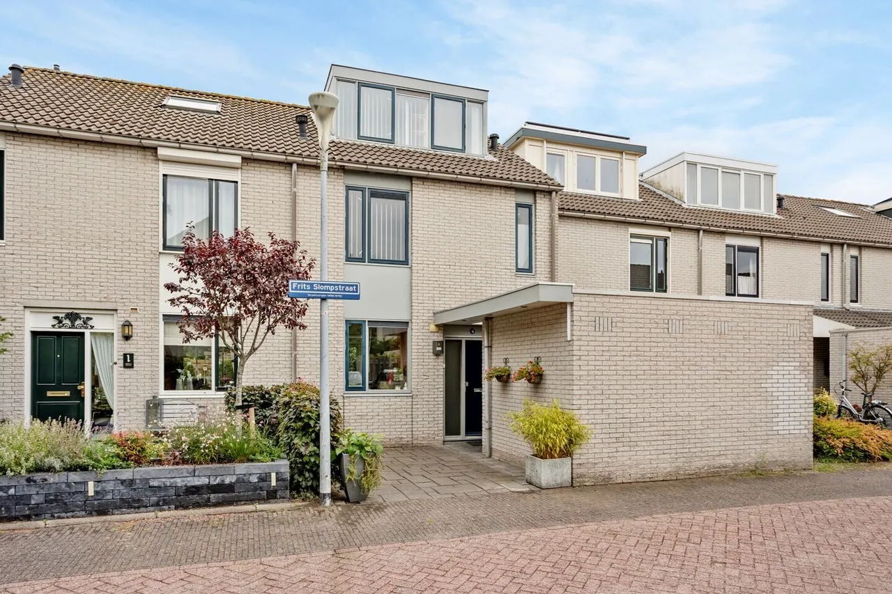 Tussenwoning te koop: Frits Slompstraat 3, Leidschendam