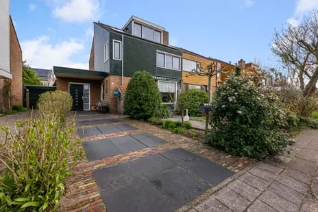 Twee-onder-één-kap te koop: Fritz Conijnstraat 5, Verzetstrijdersbuurt Heemskerk
