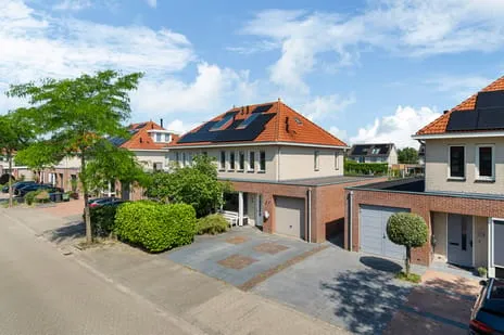 Semi-detached for sale: Frouwesân 35, Zuiderburen Leeuwarden