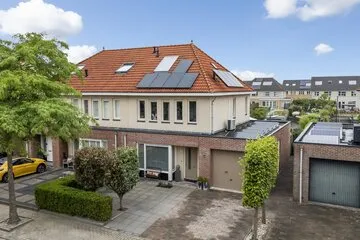 Twee-onder-één-kap te koop: Frouwesân 71, Leeuwarden