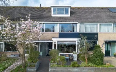 Tussenwoning te koop: Fruitlaan 82, Zwaag - Buurt 30 01 Zwaag
