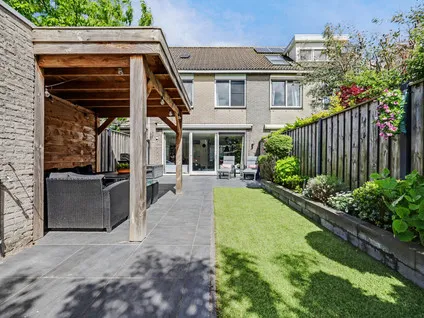 Tussenwoning te koop: Fugaplantsoen 31, Muziekwijk N.-Noord Almere