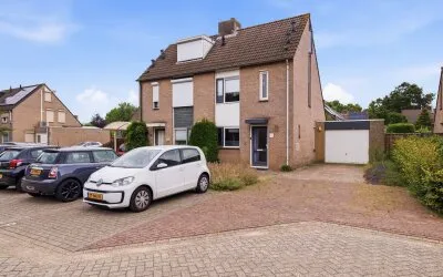 Twee-onder-één-kap te koop: Futenhorst 22, Zittert Grave